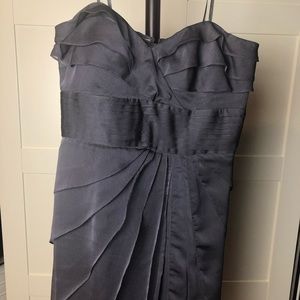 Strapless dress with attachable straps